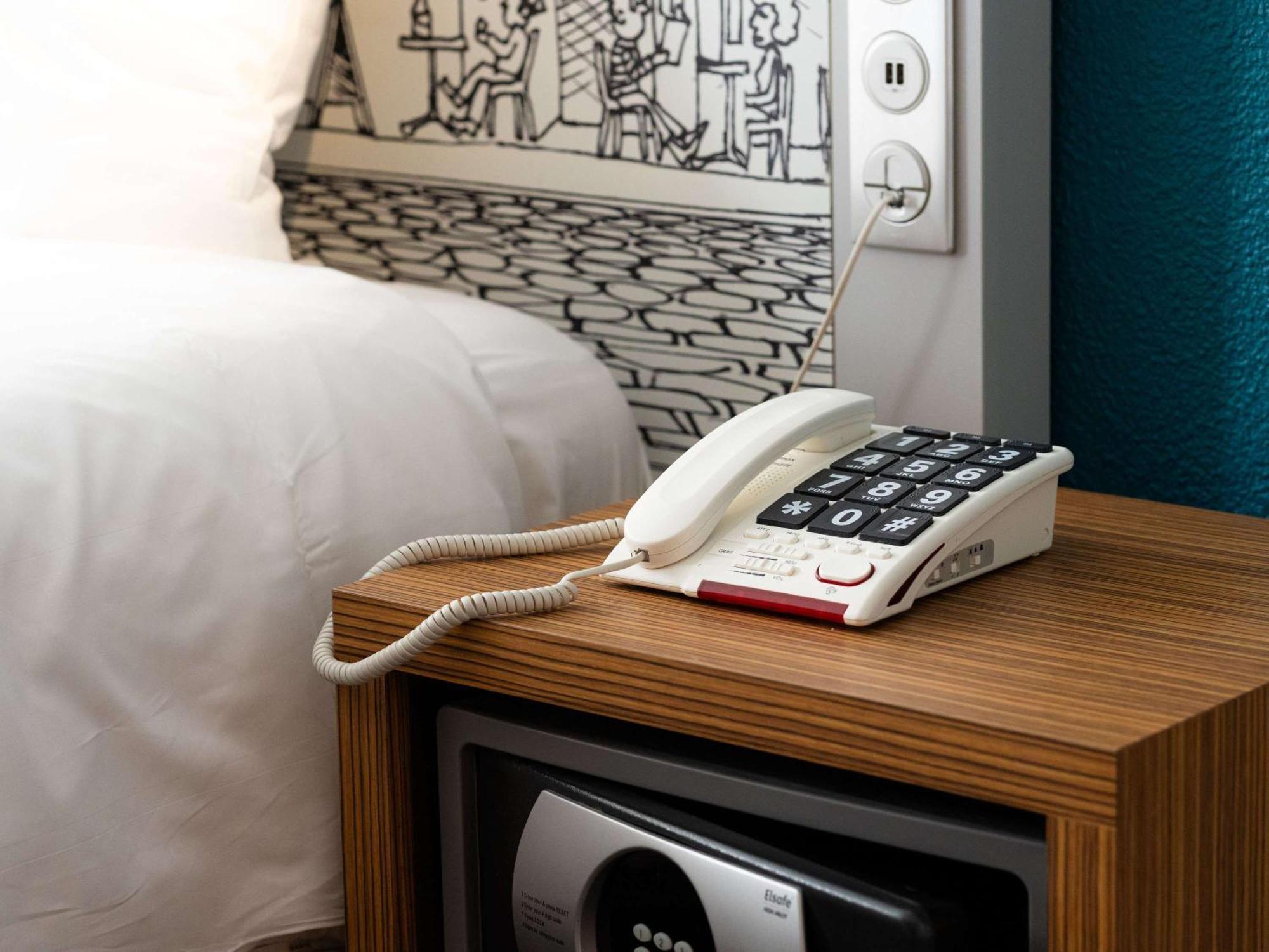 Hotel Mercure Paris Centre Gare Montparnasse Esterno foto